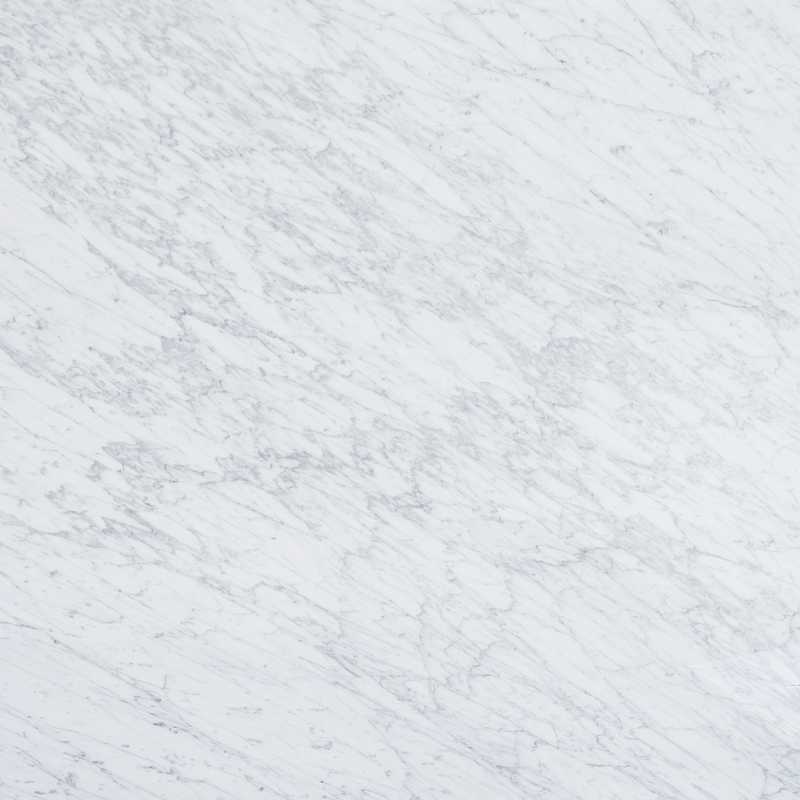 Bianco Carrara, Itálie, mramora, klasický materiál, bílý, šedá kresva, obklady, dlažby, zákrytové desky